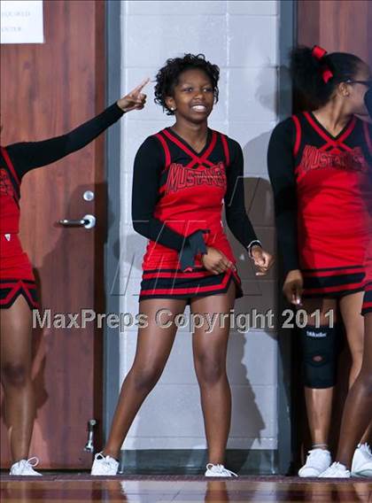 Thumbnail 1 in Cypress Falls vs. North Shore (5A Region III Semifinal) photogallery.