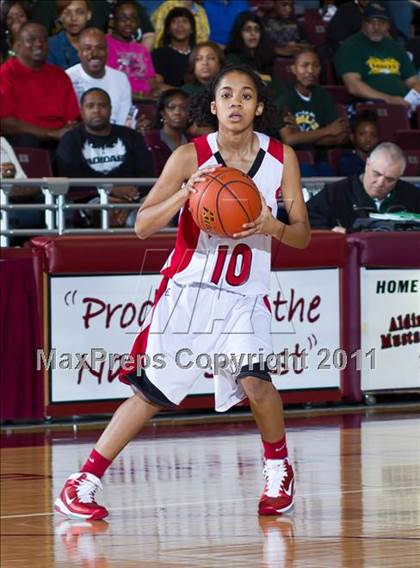 Thumbnail 2 in Cypress Falls vs. North Shore (5A Region III Semifinal) photogallery.