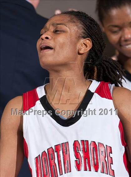 Thumbnail 3 in Cypress Falls vs. North Shore (5A Region III Semifinal) photogallery.