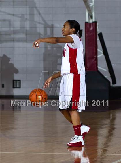 Thumbnail 2 in Cypress Falls vs. North Shore (5A Region III Semifinal) photogallery.