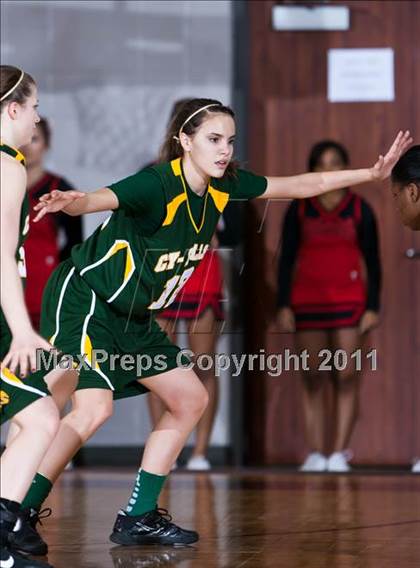 Thumbnail 2 in Cypress Falls vs. North Shore (5A Region III Semifinal) photogallery.