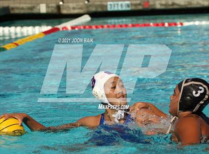 Thumbnail 3 in St. Ignatius vs Archbishop Mitty (Tri-Valley Invitational) photogallery.