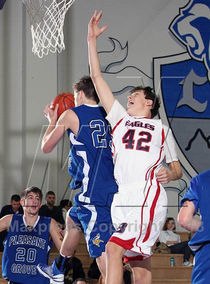 Thumbnail 3 in Pleasant Grove vs Brentwood School (MaxPreps Holiday Classic) photogallery.