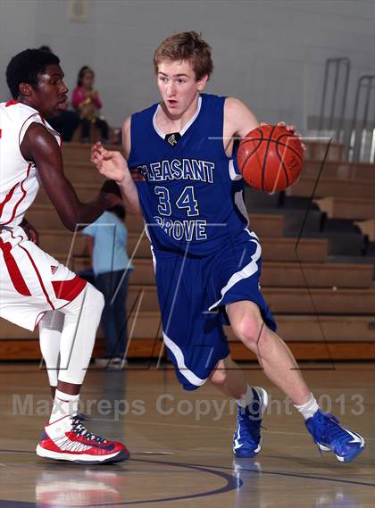 Thumbnail 3 in Pleasant Grove vs Brentwood School (MaxPreps Holiday Classic) photogallery.
