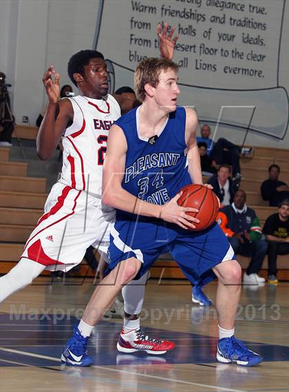 Thumbnail 1 in Pleasant Grove vs Brentwood School (MaxPreps Holiday Classic) photogallery.