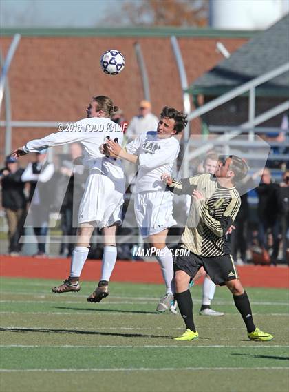 Thumbnail 3 in Joel Barlow vs. Hand (CIAC Class L Final) photogallery.