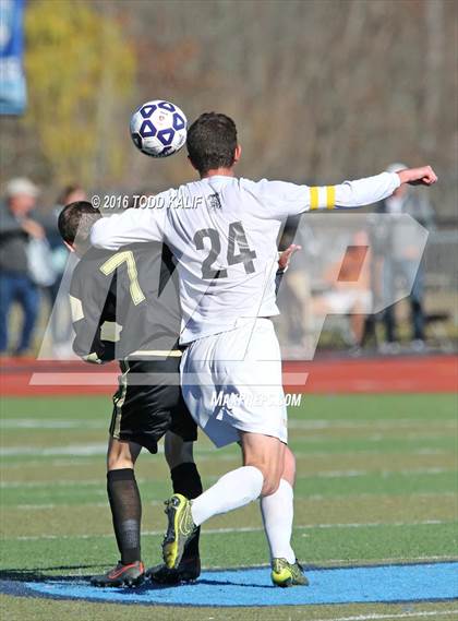 Thumbnail 3 in Joel Barlow vs. Hand (CIAC Class L Final) photogallery.
