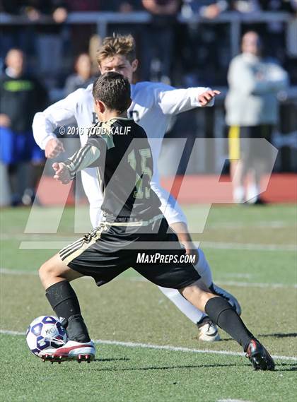 Thumbnail 3 in Joel Barlow vs. Hand (CIAC Class L Final) photogallery.
