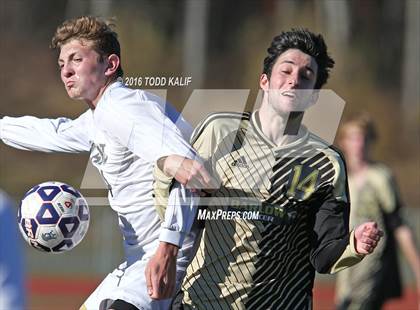 Thumbnail 3 in Joel Barlow vs. Hand (CIAC Class L Final) photogallery.