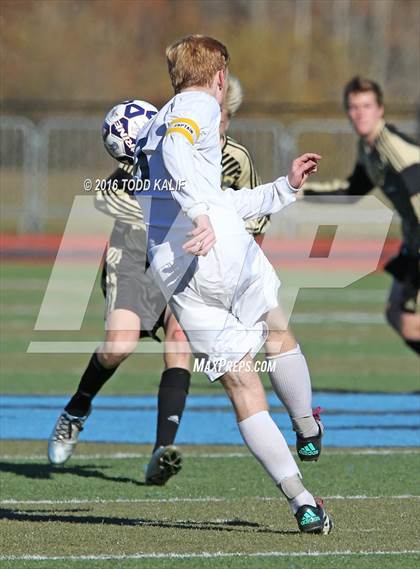 Thumbnail 3 in Joel Barlow vs. Hand (CIAC Class L Final) photogallery.