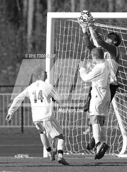 Thumbnail 3 in Joel Barlow vs. Hand (CIAC Class L Final) photogallery.