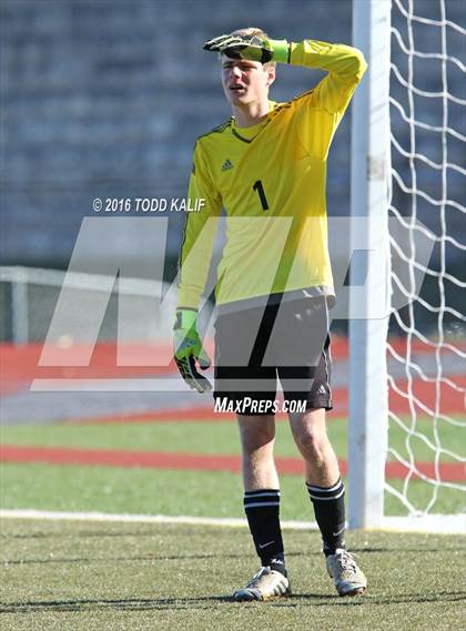 Thumbnail 3 in Joel Barlow vs. Hand (CIAC Class L Final) photogallery.