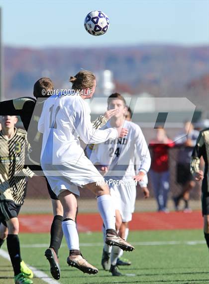 Thumbnail 3 in Joel Barlow vs. Hand (CIAC Class L Final) photogallery.