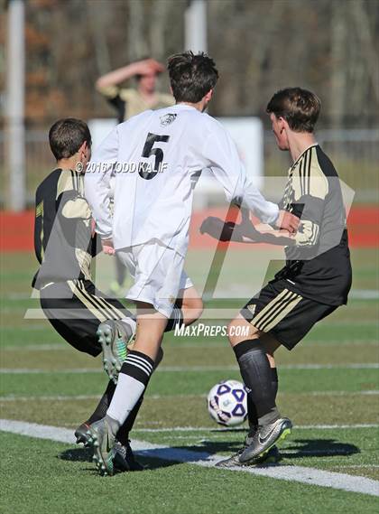 Thumbnail 2 in Joel Barlow vs. Hand (CIAC Class L Final) photogallery.