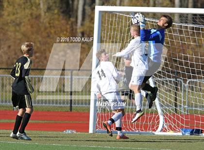 Thumbnail 2 in Joel Barlow vs. Hand (CIAC Class L Final) photogallery.