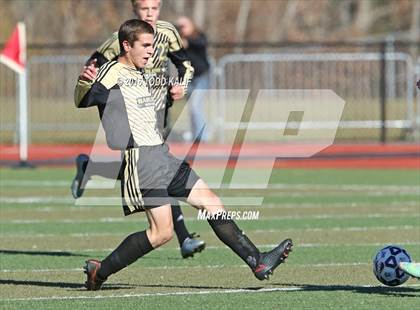 Thumbnail 3 in Joel Barlow vs. Hand (CIAC Class L Final) photogallery.
