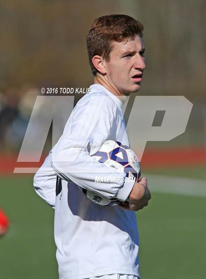 Thumbnail 1 in Joel Barlow vs. Hand (CIAC Class L Final) photogallery.