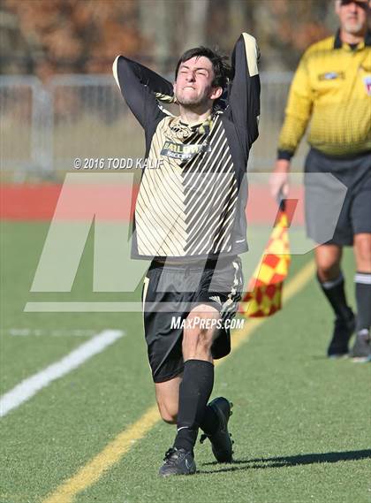 Thumbnail 1 in Joel Barlow vs. Hand (CIAC Class L Final) photogallery.
