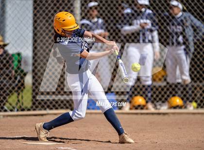 Thumbnail 2 in Woodbridge vs. Warren photogallery.