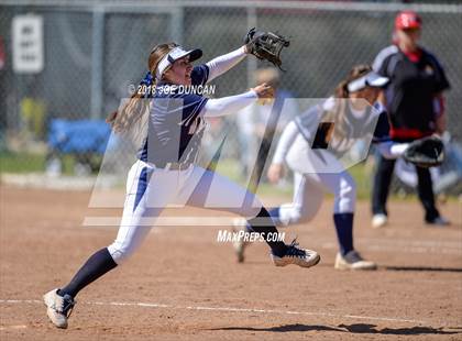 Thumbnail 2 in Woodbridge vs. Warren photogallery.