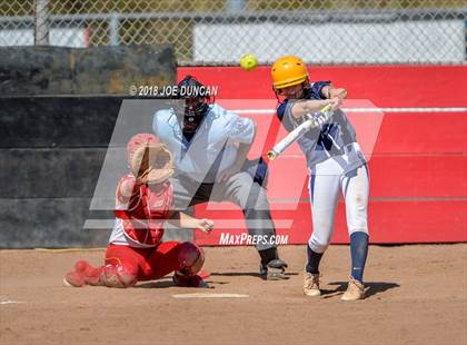 Thumbnail 2 in Woodbridge vs. Warren photogallery.