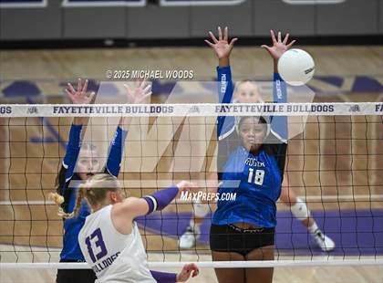 Thumbnail 1 in Rogers @ Fayetteville photogallery.