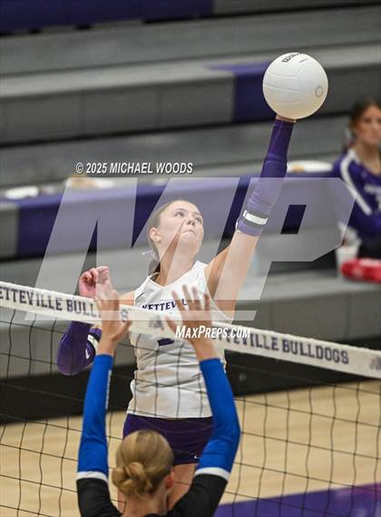 Thumbnail 3 in Rogers @ Fayetteville photogallery.