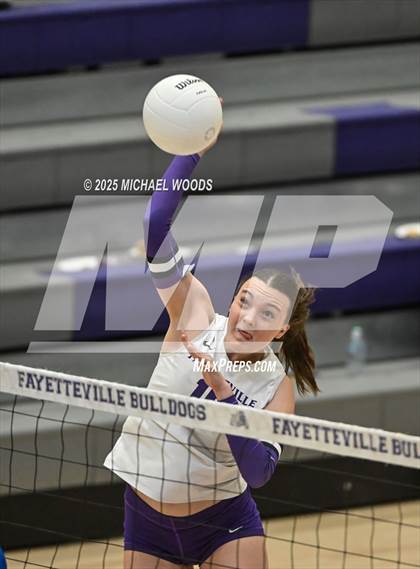 Thumbnail 3 in Rogers @ Fayetteville photogallery.