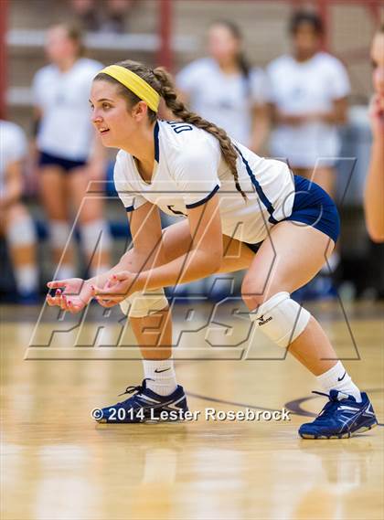 Thumbnail 1 in Reagan vs O'Connor photogallery.