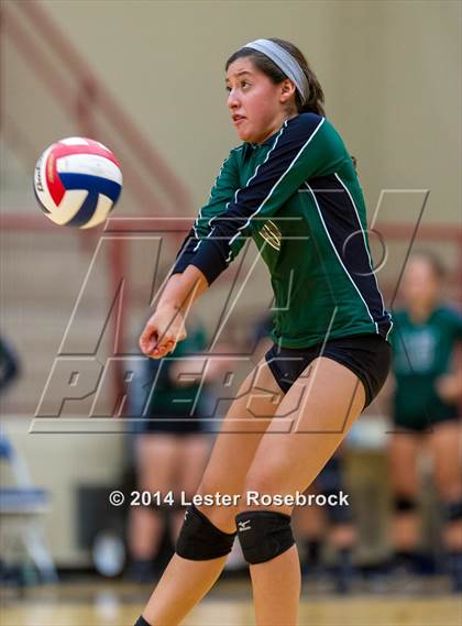Thumbnail 1 in Reagan vs O'Connor photogallery.