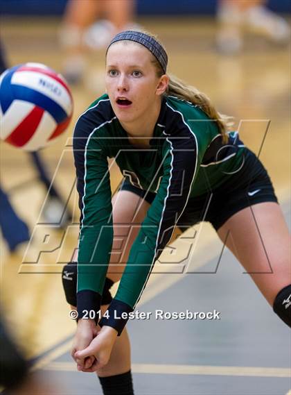 Thumbnail 1 in Reagan vs O'Connor photogallery.
