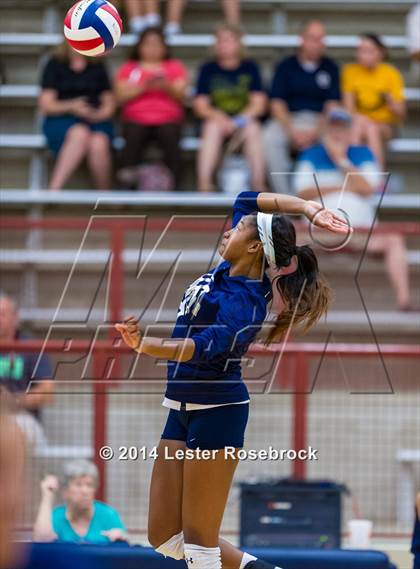 Thumbnail 1 in Reagan vs O'Connor photogallery.