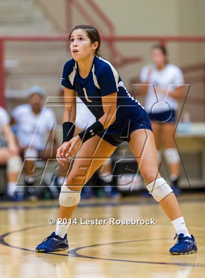 Thumbnail 1 in Reagan vs O'Connor photogallery.