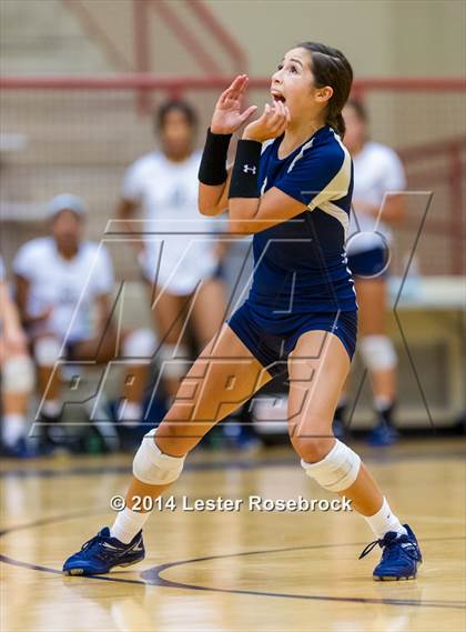 Thumbnail 2 in Reagan vs O'Connor photogallery.
