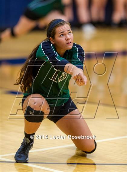 Thumbnail 1 in Reagan vs O'Connor photogallery.