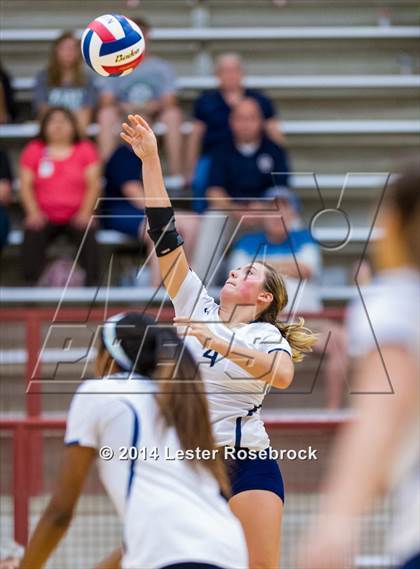 Thumbnail 2 in Reagan vs O'Connor photogallery.
