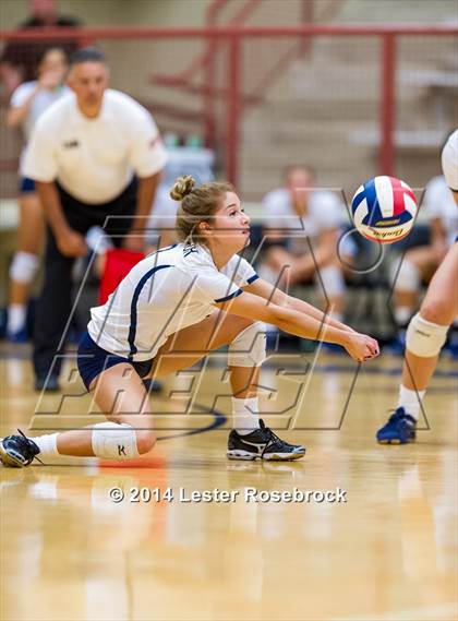 Thumbnail 1 in Reagan vs O'Connor photogallery.
