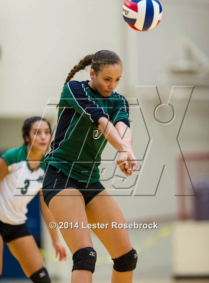 Thumbnail 3 in Reagan vs O'Connor photogallery.