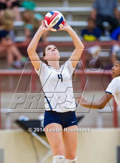 Thumbnail 1 in Reagan vs O'Connor photogallery.