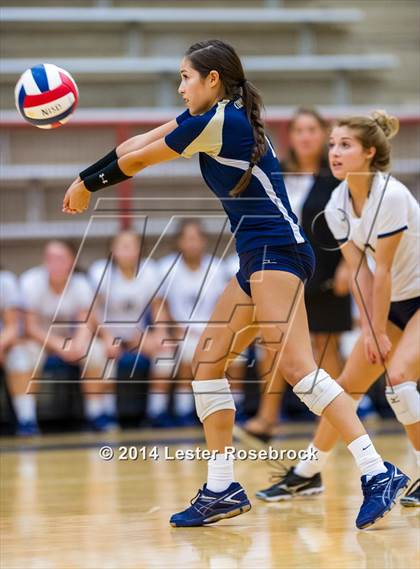 Thumbnail 1 in Reagan vs O'Connor photogallery.