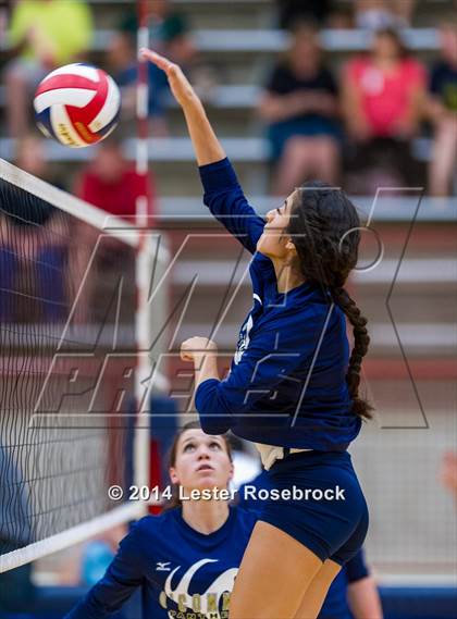 Thumbnail 1 in Reagan vs O'Connor photogallery.