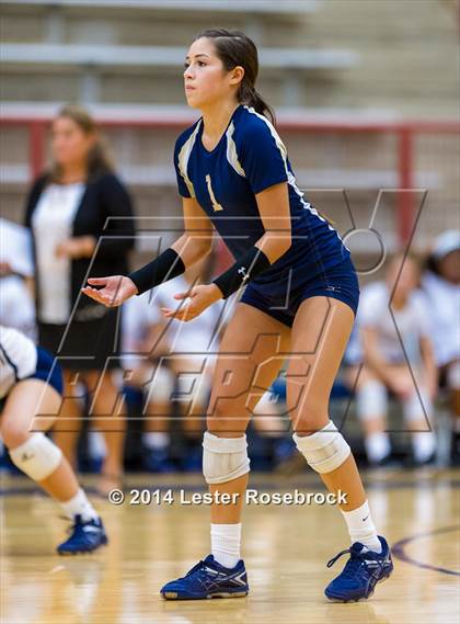 Thumbnail 3 in Reagan vs O'Connor photogallery.