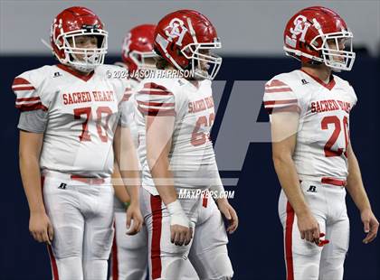 Thumbnail 3 in John Paul II vs. Sacred Heart photogallery.