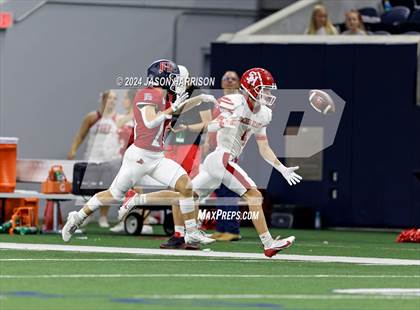 Thumbnail 2 in John Paul II vs. Sacred Heart photogallery.
