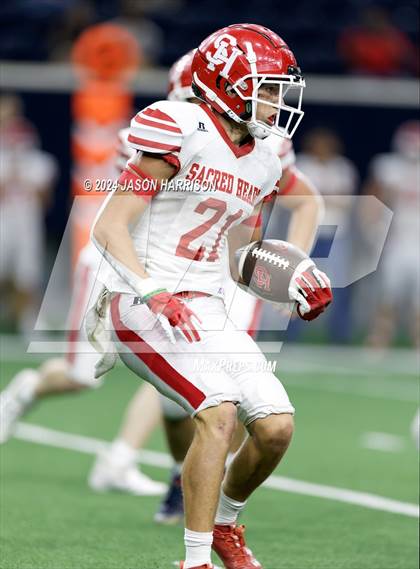 Thumbnail 1 in John Paul II vs. Sacred Heart photogallery.