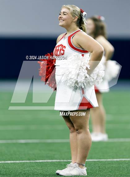 Thumbnail 2 in John Paul II vs. Sacred Heart photogallery.