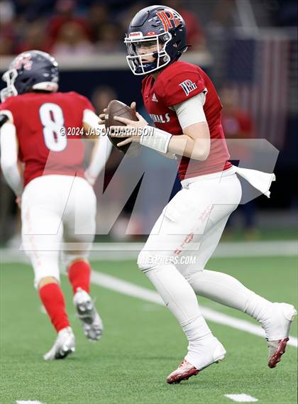 Thumbnail 2 in John Paul II vs. Sacred Heart photogallery.