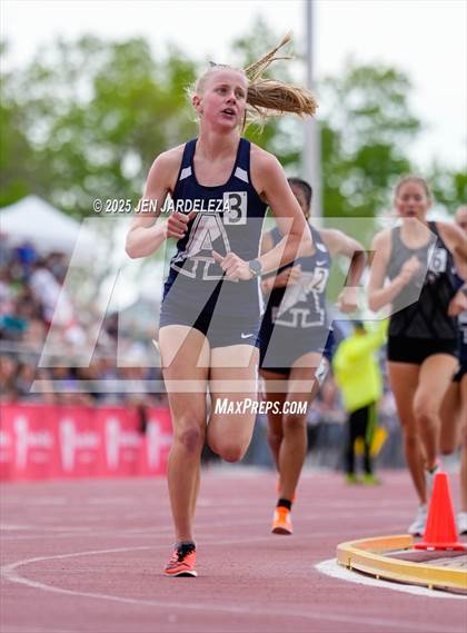 Thumbnail 1 in CHSAA Finals 4A (1600 Meter) photogallery.