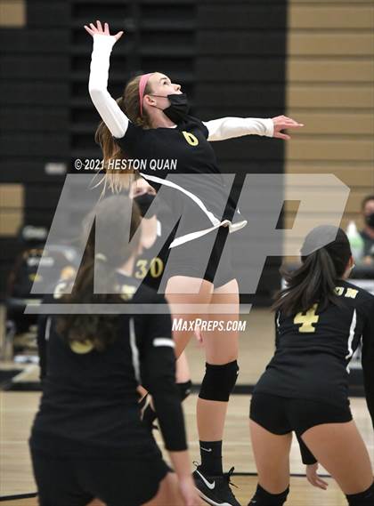Thumbnail 3 in Villa Park @ Canyon photogallery.