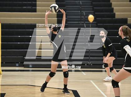 Thumbnail 3 in Villa Park @ Canyon photogallery.